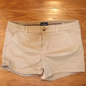 American Eagle Stretch Khaki Short Size 12